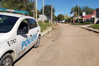Un comerciante salió en defensa de una vecina que era asaltada por motochorros, le disparó por la espalda al ladrón y también hirió a otra mujer