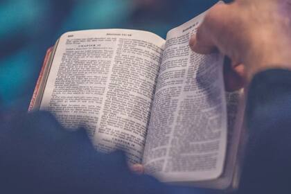 Un comité de revisión en Utah, EE.UU., analizó la Biblia después de la denuncia de un padre y concluyó que no era pertinente para los alumnos más pequeños