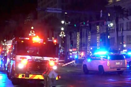 Un conductor embiste con su camioneta a personas que celebraban en Bourbon Street, en la cidad de New Orleans