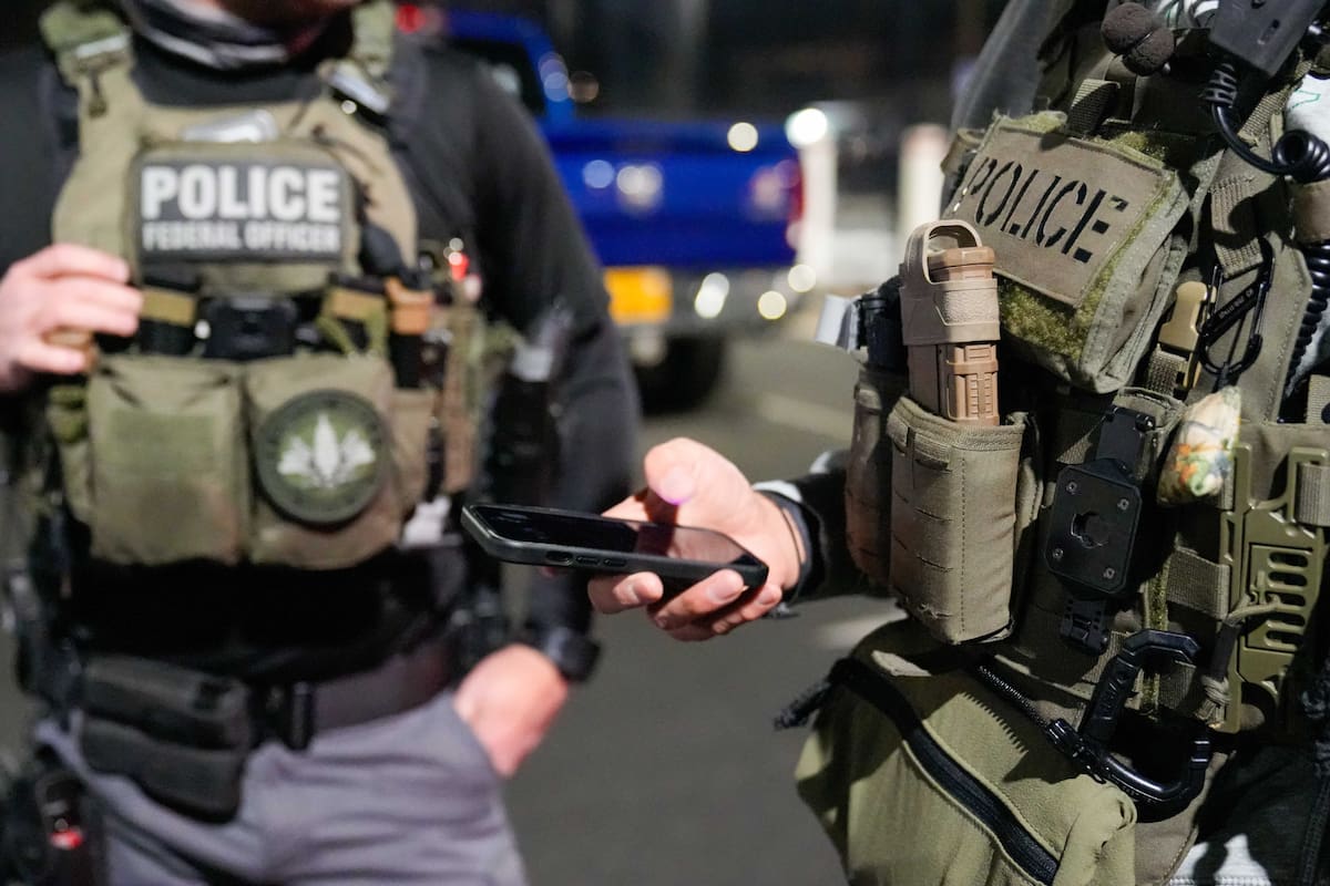 Un control de tránsito derivó en una detención por parte del ICE tras la intervención indirecta del sheriff del condado de Mesa