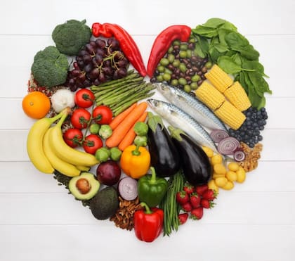 Un corazón sano requiere de alimentación balanceada y consciente, baja en grasas saturadas y comidas ultraprocesadas