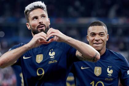 Olivier Giroud y Kylian Mbappé, dos de las principales amenazas ofensivas de Francia