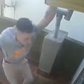 Un delincuente escapaba de la Policía en Mar del Plata, se tiró de un balcón y terminó rompiéndose la espalda