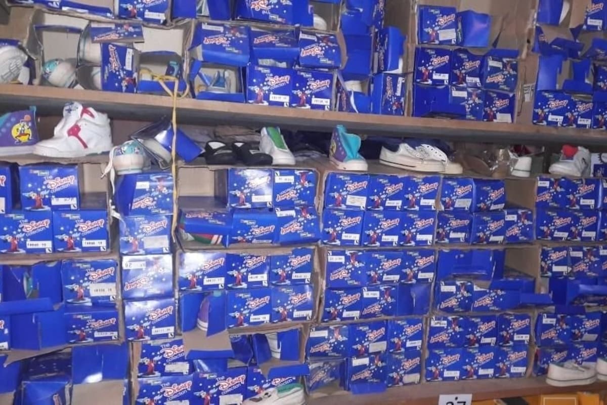 Un depósito de Alpargatas en La Plata ofrece prendas desde $800.