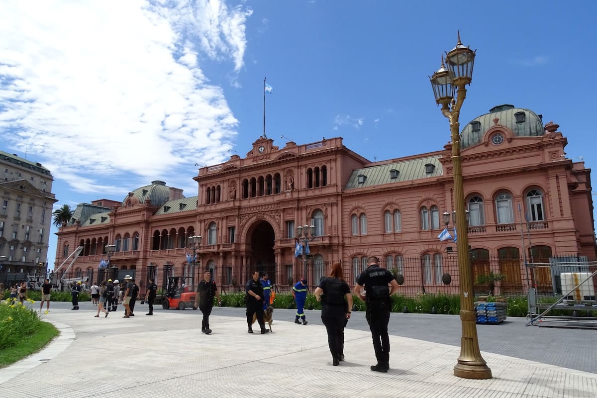 Un desafío de los planes con los que llegó al Gobierno Javier Milei es lograr un cambio en hábitos que están arraigados en la sociedad