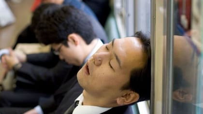 Un descanso inadecuado puede provocar dolores de cabeza y otros dolores corporales