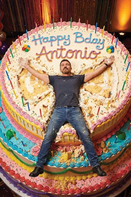 Un detalle de la colorida torta que el actor intervino con IA (le agregó su figura sobre ella) y la posteó en su cuenta de Instagram