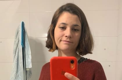 "Un día amamantando a mi bebé noté un bulto. Si bien ya sentía molestias en la mama izquierda no era una molestia ´normal´ porque había sufrido dolores cuando estaba varias horas sin amamantar o si me sacaba leche. Pero en este caso era una dureza que no se movía ni se achicaba al apretarla y ya tampoco me dolía"