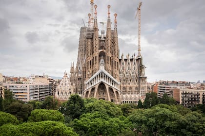 Un día como hoy, en 1864, se colocaba la primera piedra para la construcción de la Basílica de la Sagrada Familia, en Barcelona, obra maestra del arquitecto catalán Antoni Gaudí