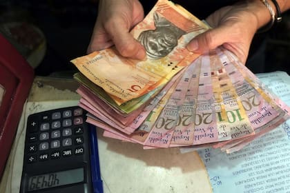 Conseguir efectivo, un verdadero desafío en Venezuela