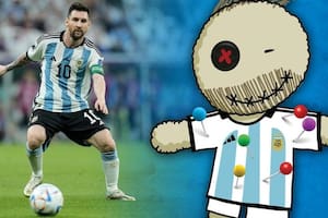Un diario australiano le había pedido a sus lectores clavar alfileres al muñeco vudú de Lionel Messi para ganarle a la Argentina