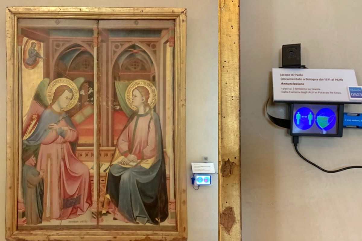 Un dispositivo ubicado junto a la obra de arte permite capturar información del comportamiento de los visitantes