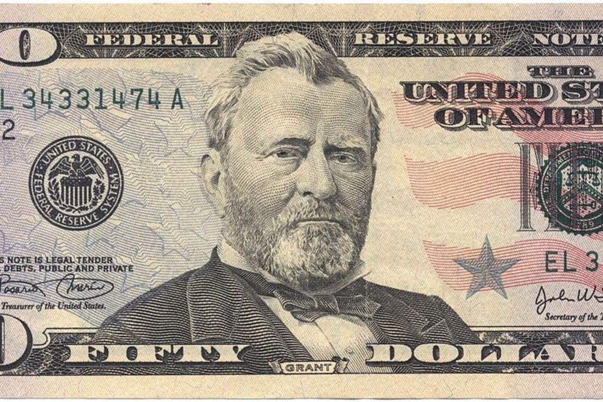 Un doble error de impresión en el anverso, lo que lo hace significativamente diferente de su versión original