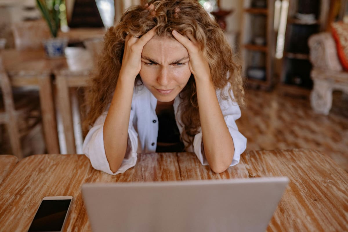 Un docente de Harvard elaboró un estudio sobre la felicidad y el arrepentimiento humano que abarcó 85 años (Foto: Pexeles)