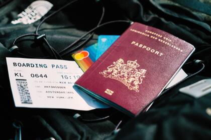 Un documento de permiso adelantado no remplaza a el pasaporte