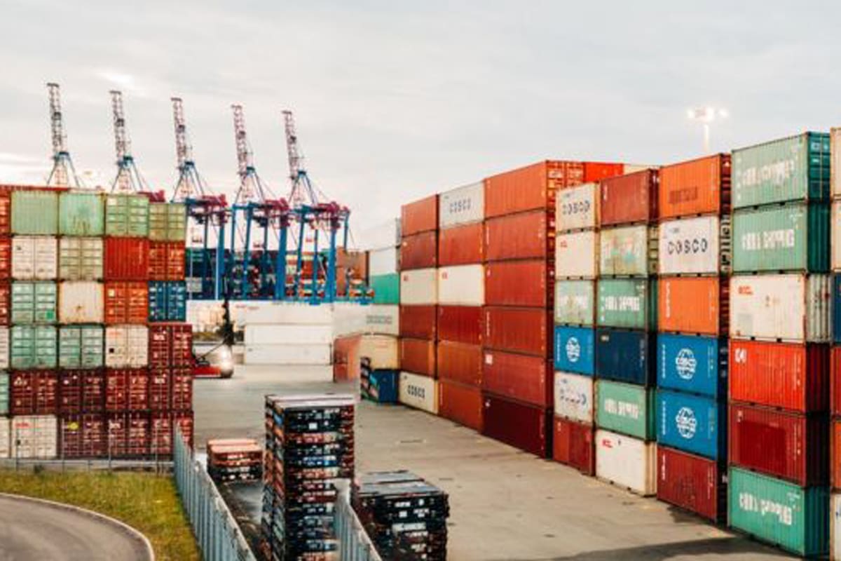 Un dólar alto encarece el crédito y el valor de los productos importados.