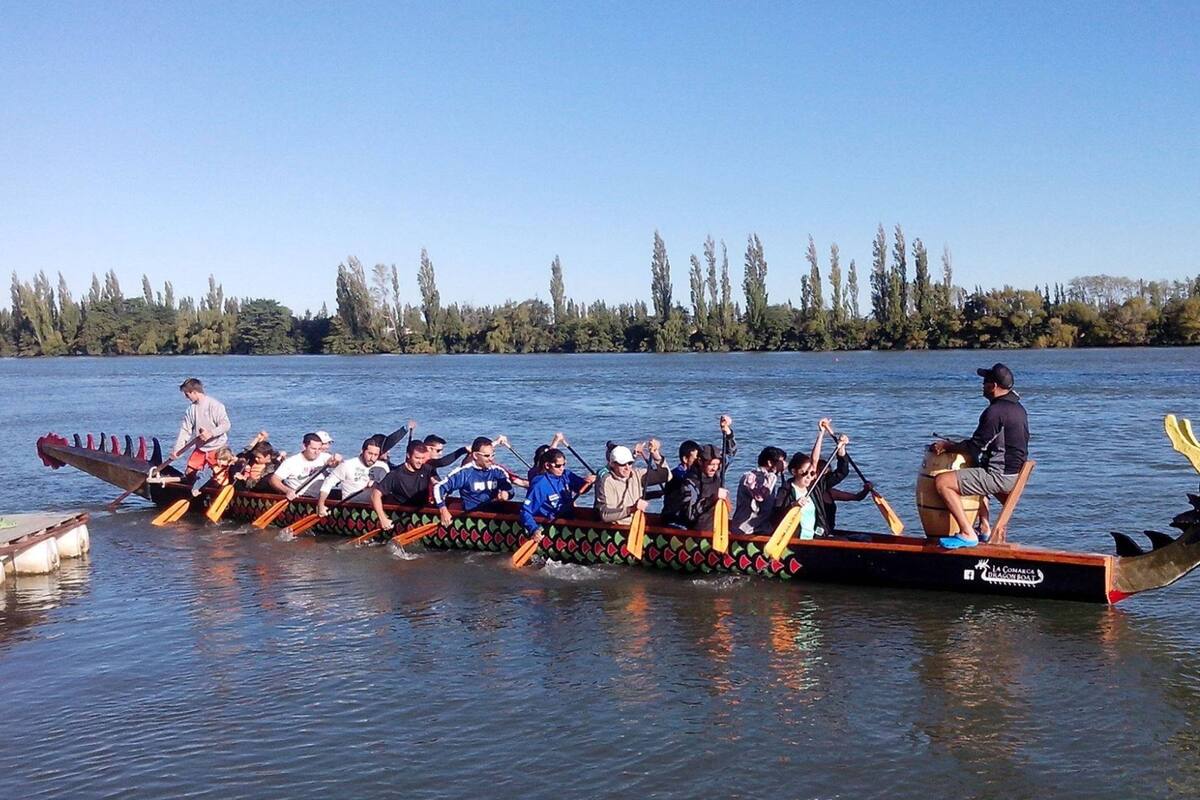 Un Dragon Boat en Río Negro