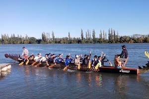 Un Dragon Boat en Río Negro