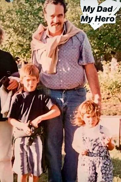 "Mi papá, mi héroe", dice la etiqueta; Juan Martín Del Potro adoraba a su padre y le pide que cuide desde el cielo a su mamá, a su hermana Julieta y a él.