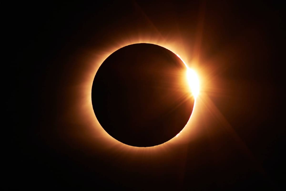 Un eclipse solar anular, conocido como "anillo de fuego", ocurrirá este 17 de febrero