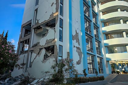 Un edificio dañado en Ruteng, Manggarai