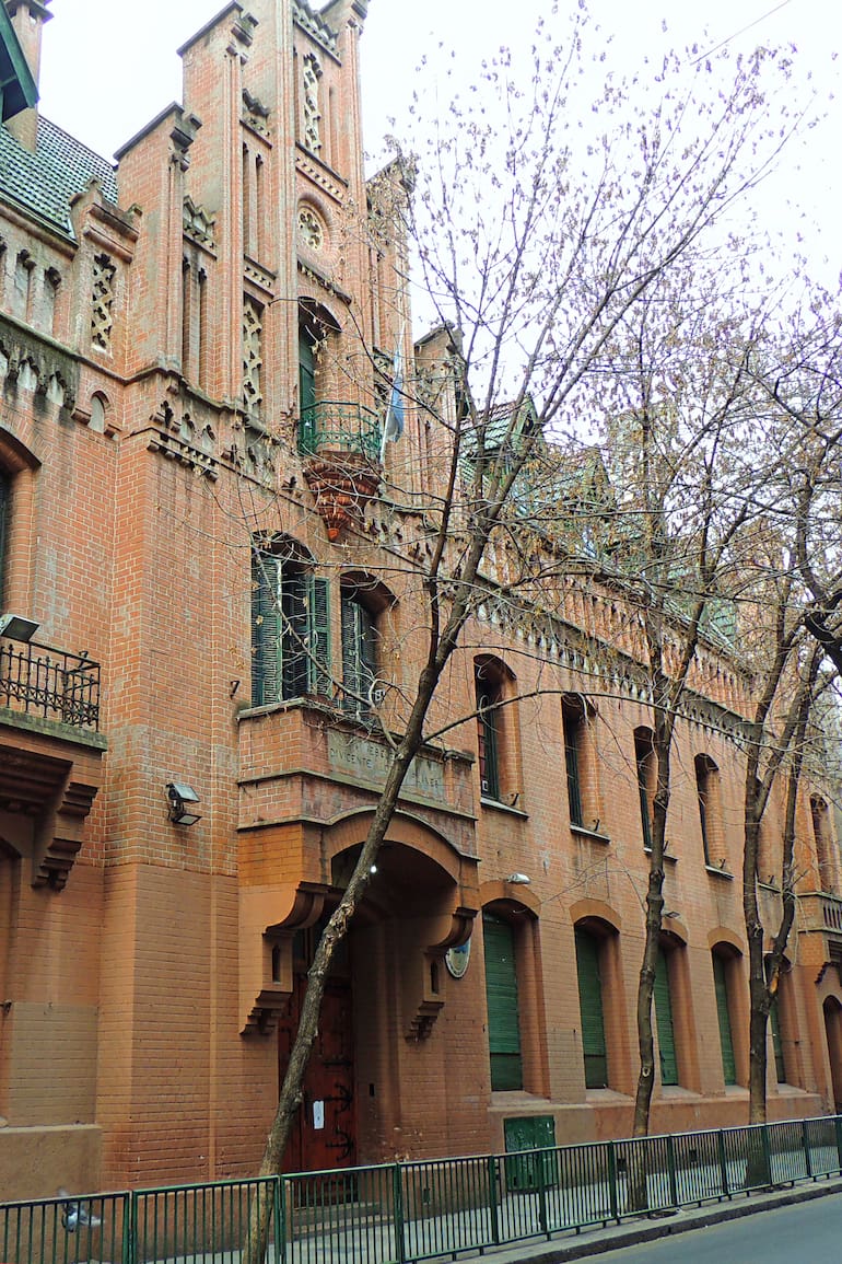 Un edificio de estilo germánico en Palermo.