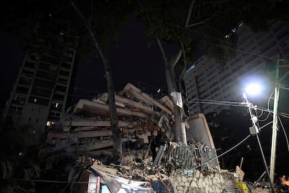 Un edificio tras las consecuencias del sismo en Caracas