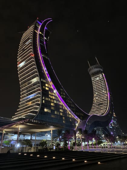 Un edificio y dos hoteles que pretenden hacer historia.