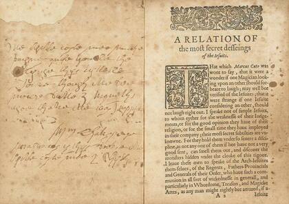 Un ejemplar de 1610 de un panfleto anticatólico sobre una supuesta conspiración jesuita contra el rey Jacobo I, en la que William Henry Ireland, un falsificador de documentos y obras de William Shakespeare, hizo unas anotaciones "firmadas" por el famoso bardo.