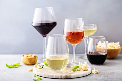 Un elegante set de copas añade un toque de sofisticación a cualquier celebración