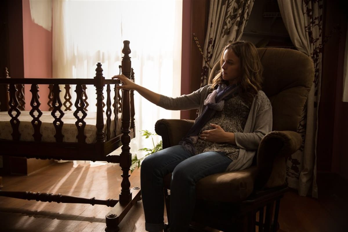 Un embarazo que augura problemas y remite a El bebé de Rosemary