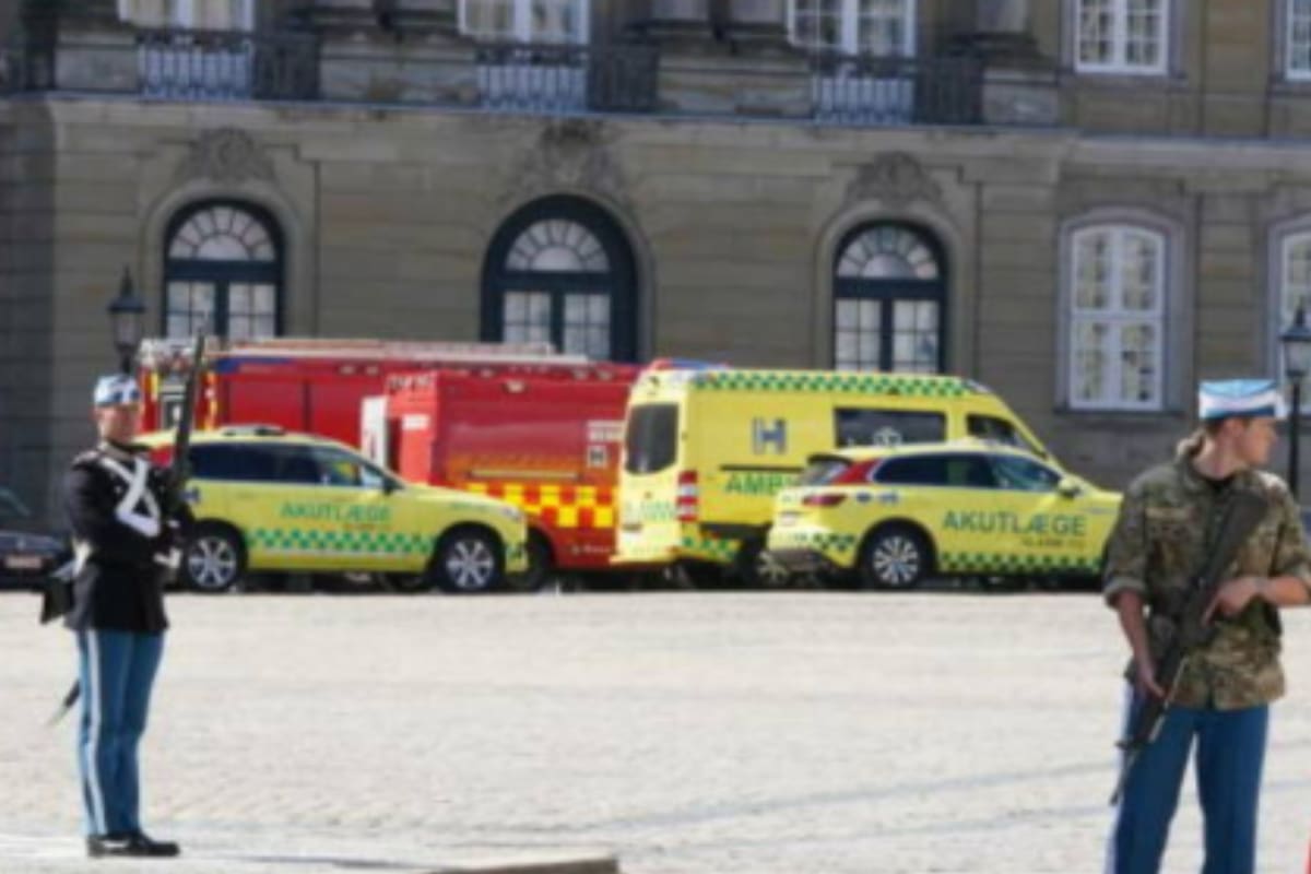 Un enorme despliegue policial en la sede de la Casa Real