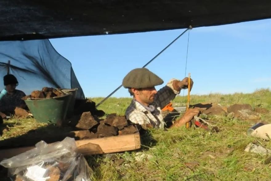 Un equipo de arqueólogos y antropólogos descubrió en la provincia de Buenos Aires rastros de una civilización de hace 5000 años (Fuente: Instagram/@ areademuseosnecochea)