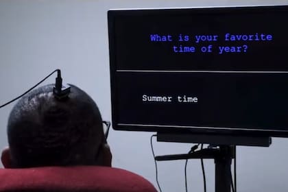 Un equipo de investigadores de California lograron que un paciente pueda volver a comunicarse gracias a un implante en el cerebro