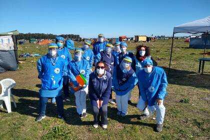 Un equipo de trece profesionales voluntarios de la organización -compuesto por médicos pediatras, clínicos, obstetras, trabajadores sociales, psicólogos y personal de logística y coordinación- llegó hoy a Guernica y debieron presentar documentación al retirarse. "Fue una situación sumamente irr