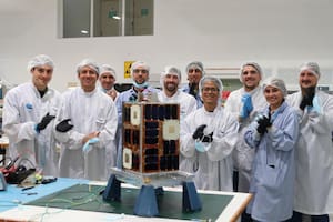 Un equipo integrado por técnicos de CONAE, UNLP, UNSAM y UBA construyó a Atenea, el microsatélite que será parte de la misión Artemis II, con la que la NASA volverá a la Luna