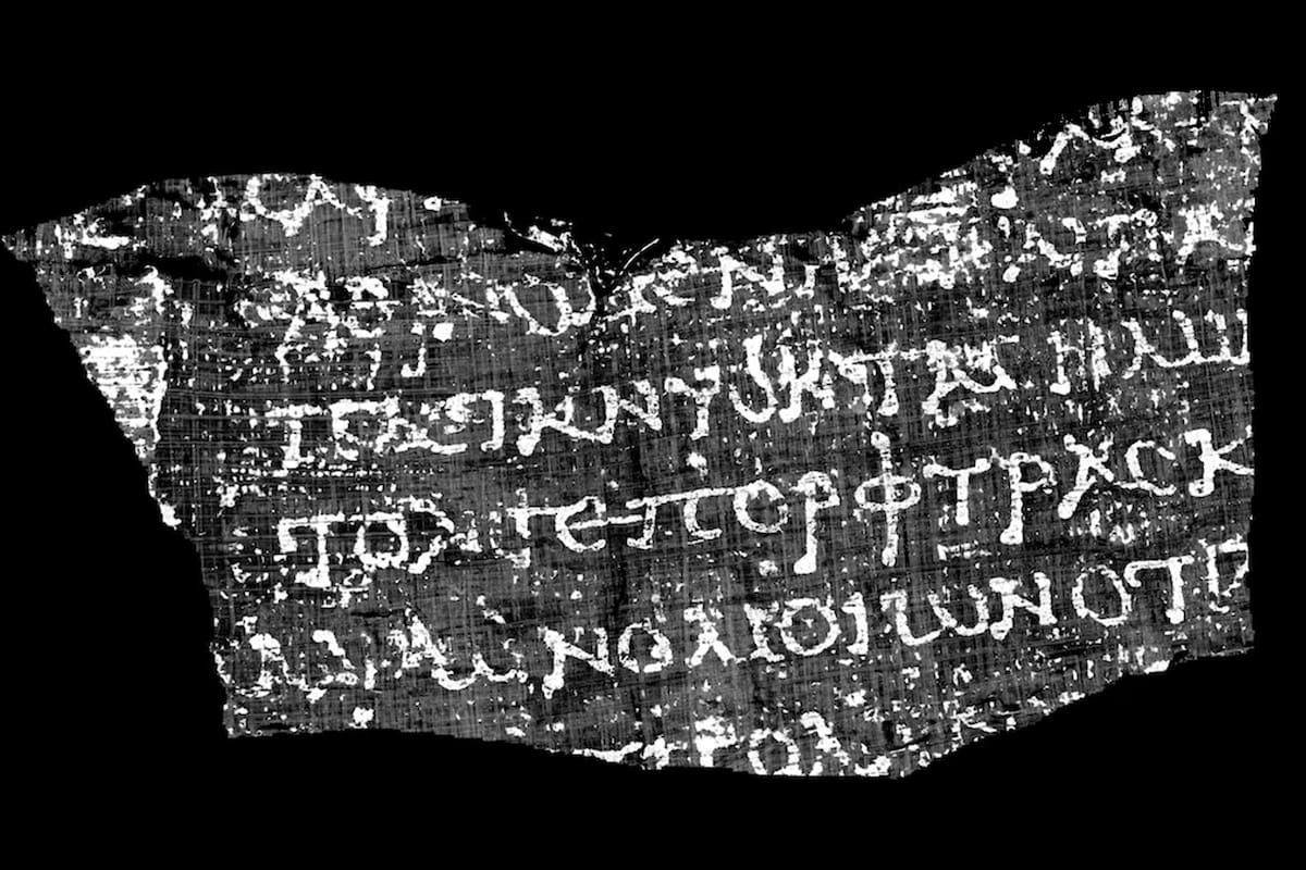 Un equipo internacional logró leer mediante IA un rollo carbonizado de Herculano de casi 2.000 años