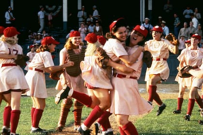 Un equipo muy especial fue protagonizada por actrices muy populares como Geena Davis, Madonna, Rosie O´Donnell, Lori Petty y Megan Cavanagh.