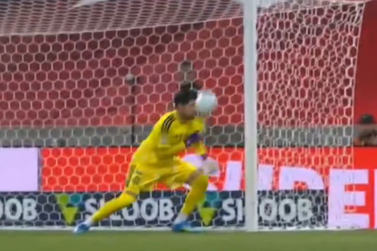 Un error de Agustín Rossi se tradujo en un gol en contra para Flamengo