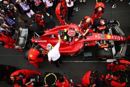 Un error de estrategia de Ferrari sepultó las posibilidades de victoria de Charles Leclerc en el Gran Premio de Mónaco; el piloto monegasco estalló en la comunicación de radio con el ingeniero de pista Xavier Marcos