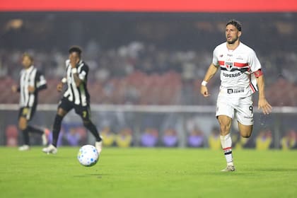 Un esguince de tobillo lo tuvo en vilo, pero se recuperó a tiempo y sumó minutos el sábado frente a Atlético Mineiro.