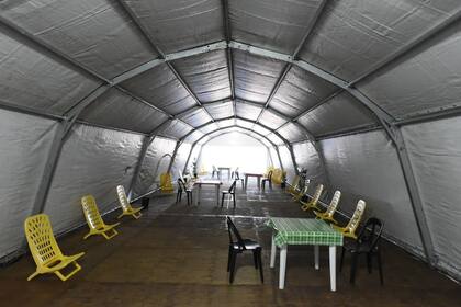 Un espacio de 16.000 metros cuadrados fue acondicionado para albergar a pacientes leves de coronavirus