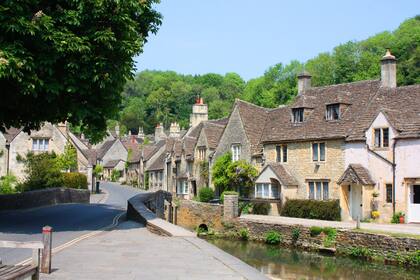 Un estadounidense visitó Castle Combe y se indignó porque no vio un castillo