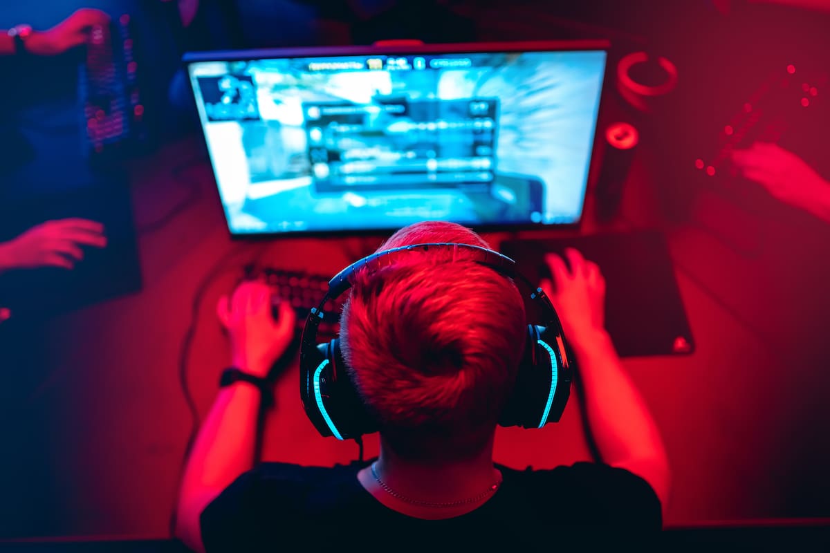 Un estudio busca las conexiones entre los gamers y la radicalización de sus posturas políticas