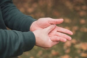 Según la ciencia, estas dos claves explican por qué la mayoría de las personas es diestra
