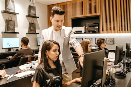 Un estudio de 350 altos ejecutivos encontró que 40% eran extrovertidos y 40% introvertidos. El 20% restante eran "ambivertidos"