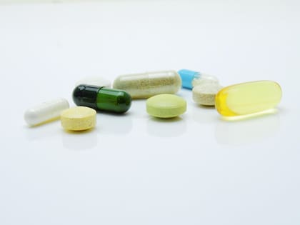 Un estudio de EY estima que aranceles del 25% podrían aumentar los costos de medicamentos en EE.UU. en US$51 mil millones anuales, un 12,9% más