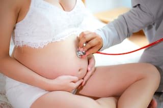 En casos de ómicron: las vacunas contra el coronavirus disminuyen complicaciones en el embarazo