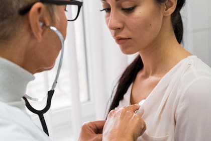 Un estudio en Estados Unidos reveló que los jóvenes que descuidan su corazón enfrentan hasta diez veces más riesgo de sufrir problemas cardiovasculares en el futuro