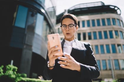 Un estudio reveló para qué se usó la inteligencia artificial en 2025 y qué esperan para este año